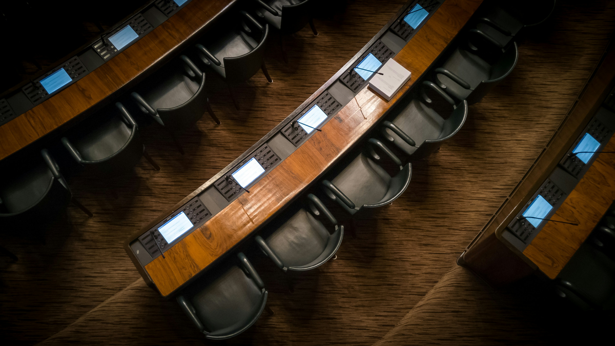 A Look Inside the Parliamentary Chambers Post feature image