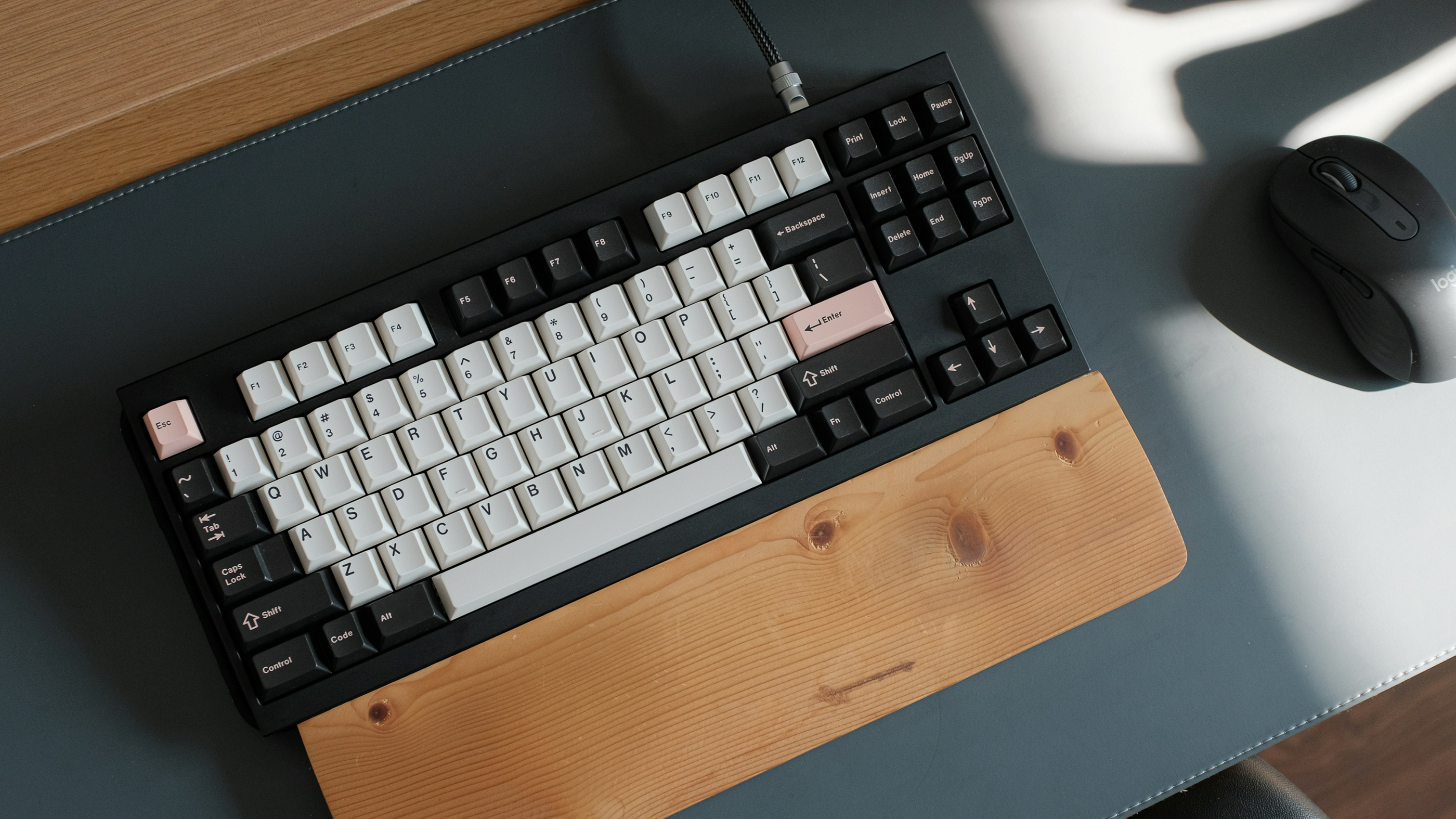 Rise of Mechanical Keyboards in Modern Office Culture Post image
